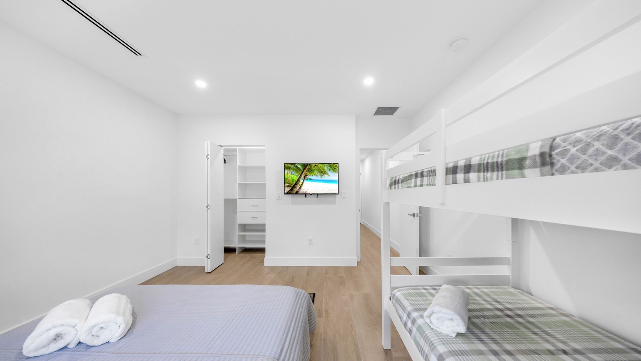 Photo of Bedroom in Allapattah