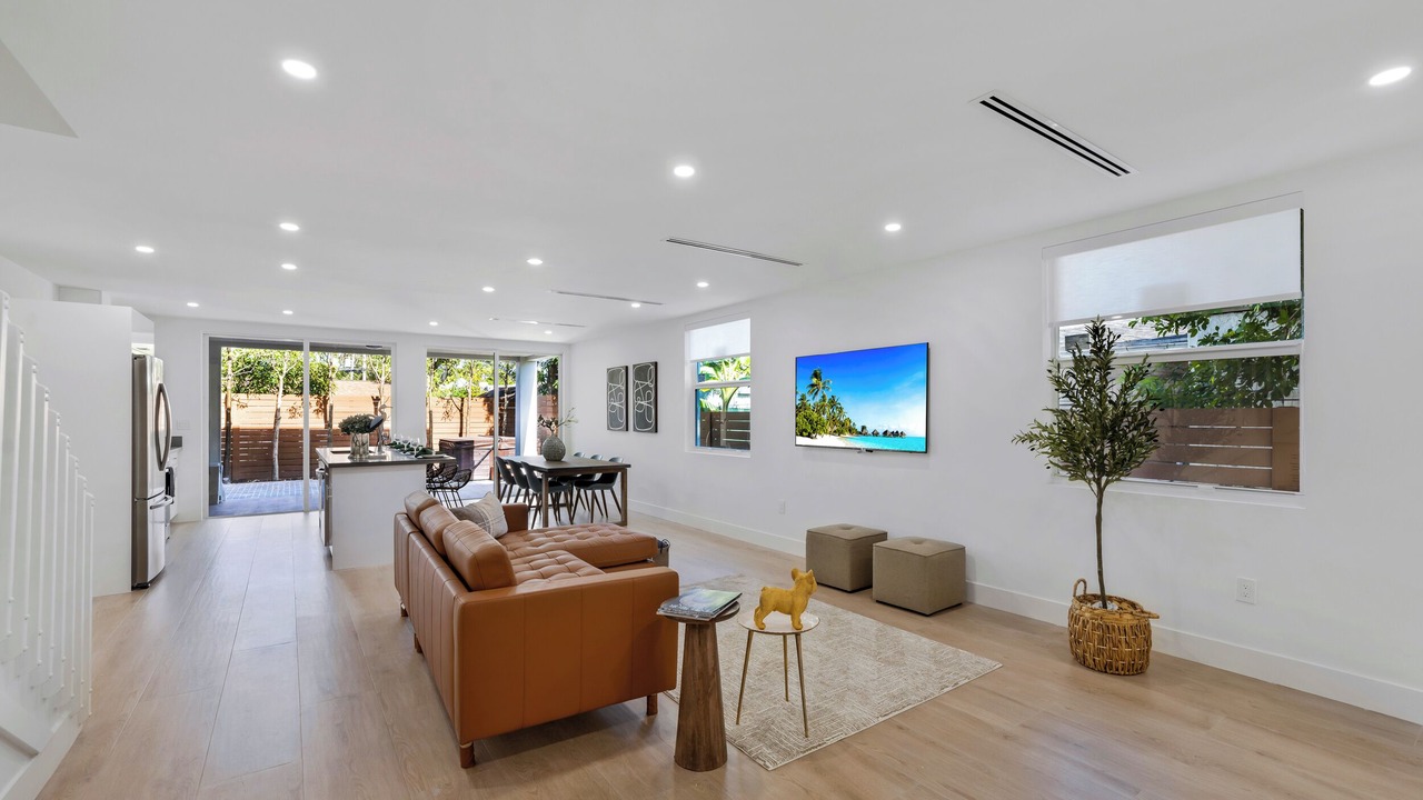 Photo of Livingroom in Allapattah
