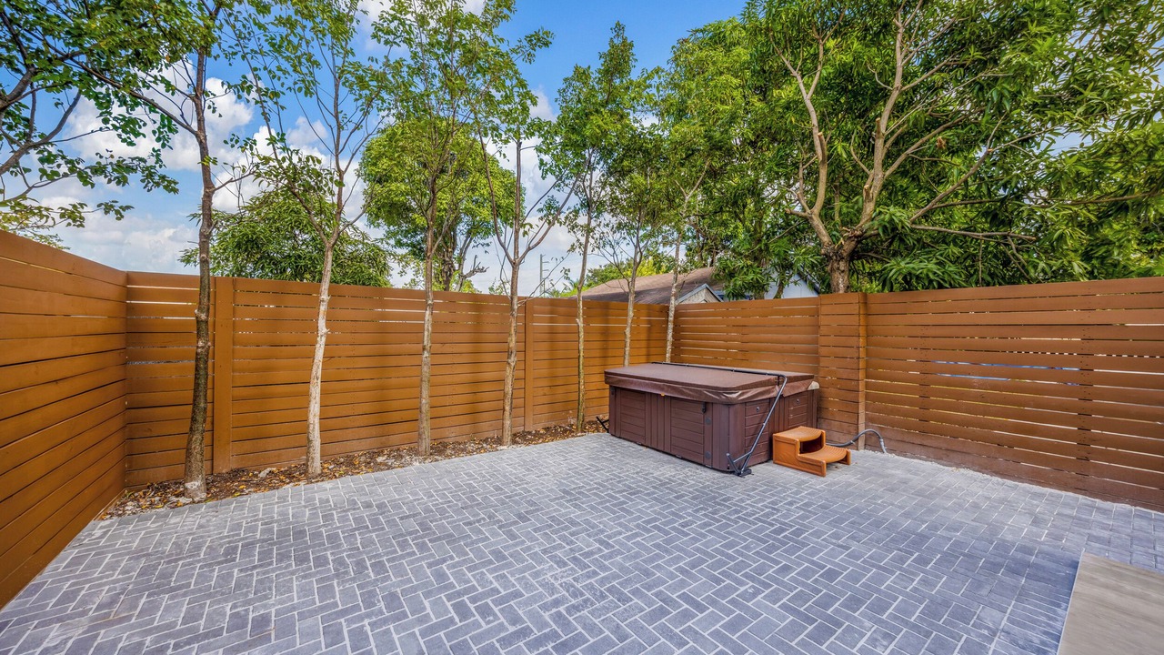 Photo of Patio Balcony in Allapattah
