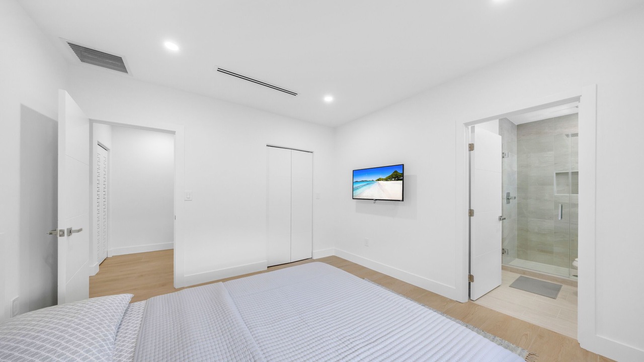 Photo of Bedroom in Allapattah