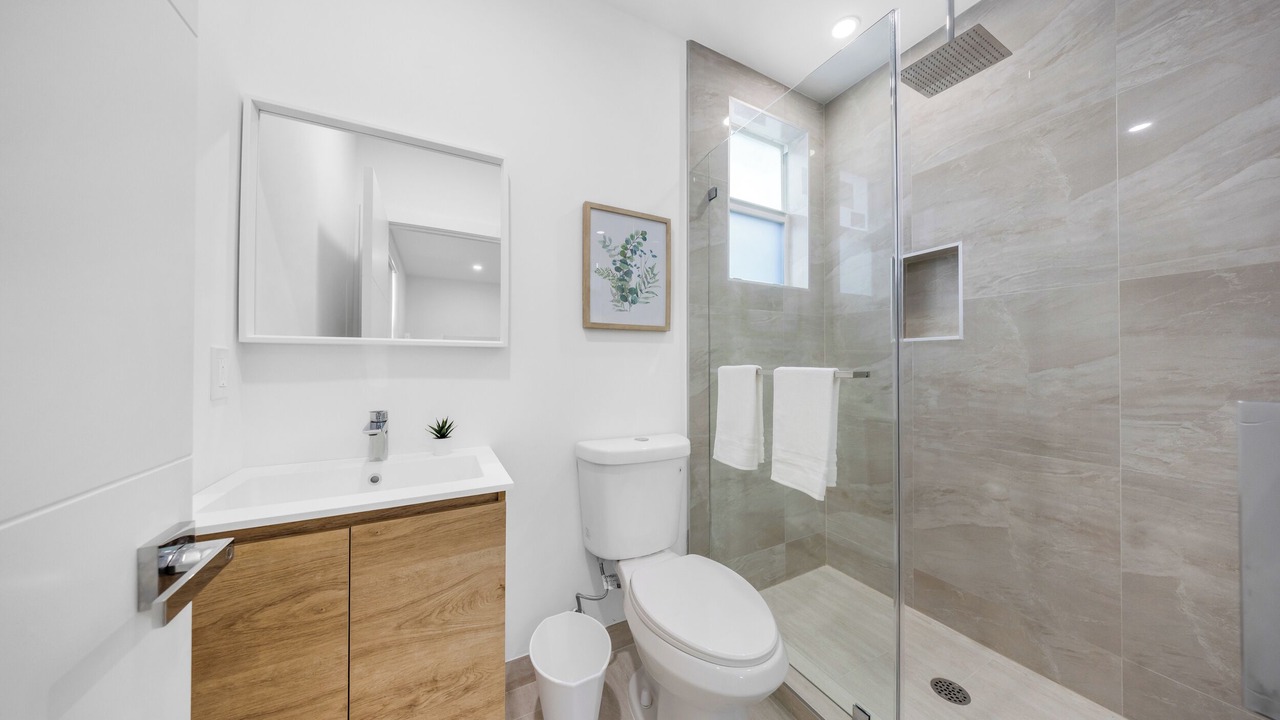 Photo of Bathroom in Allapattah