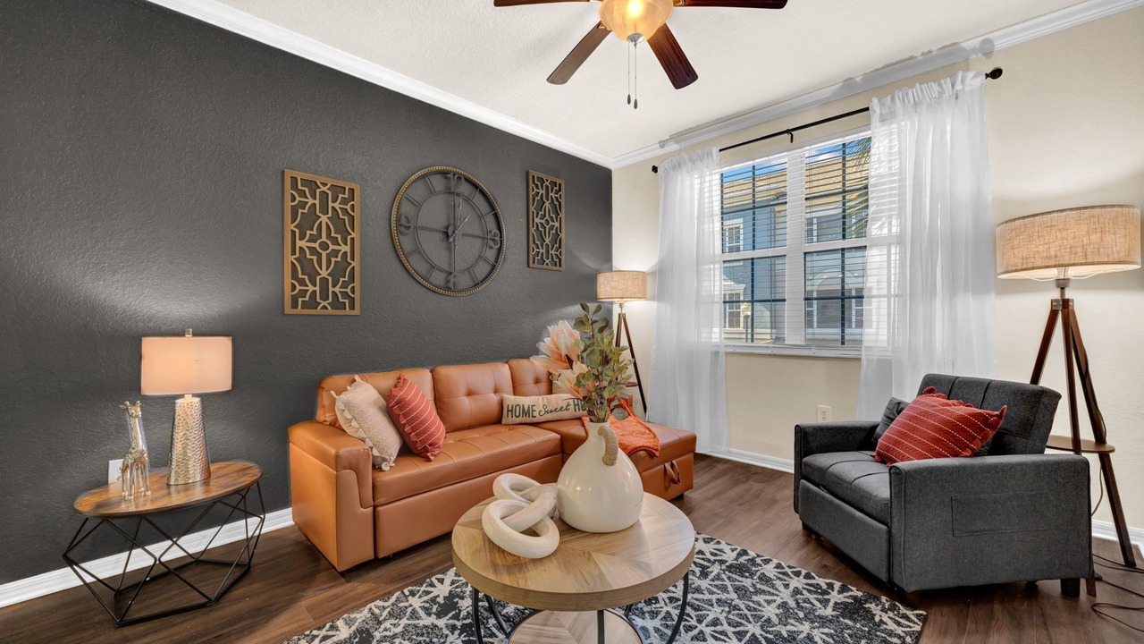 Photo of Livingroom in Westchase