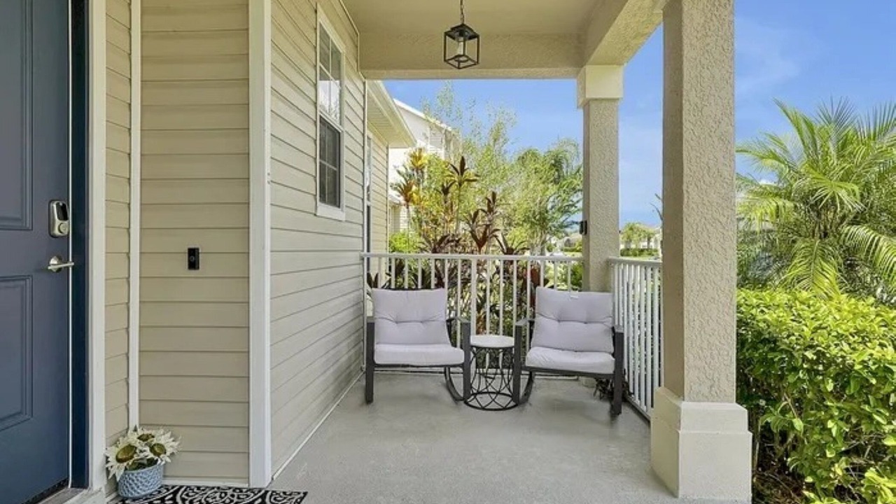 Photo of Patio Balcony in Trafalgar Village