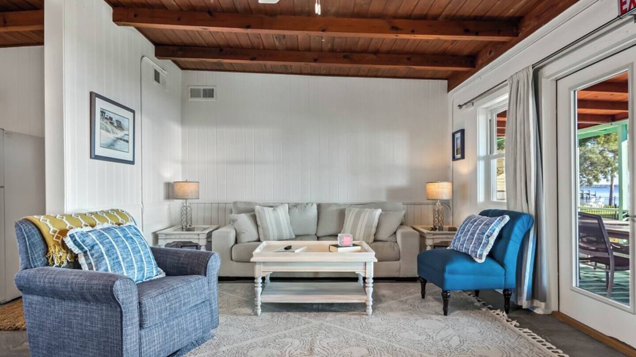Photo of Livingroom in Panacea