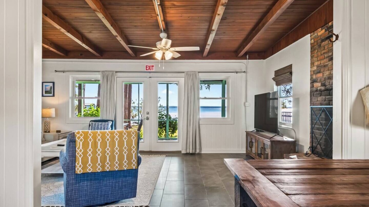Photo of Livingroom in Panacea