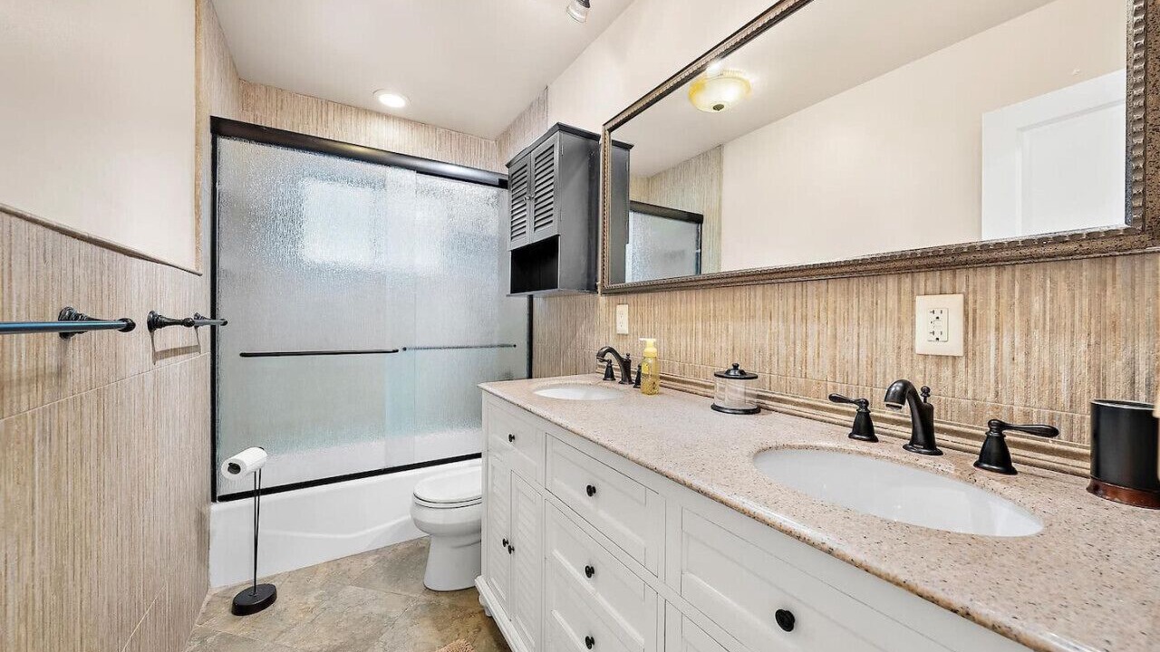 Photo of Bathroom in Parker Ridge