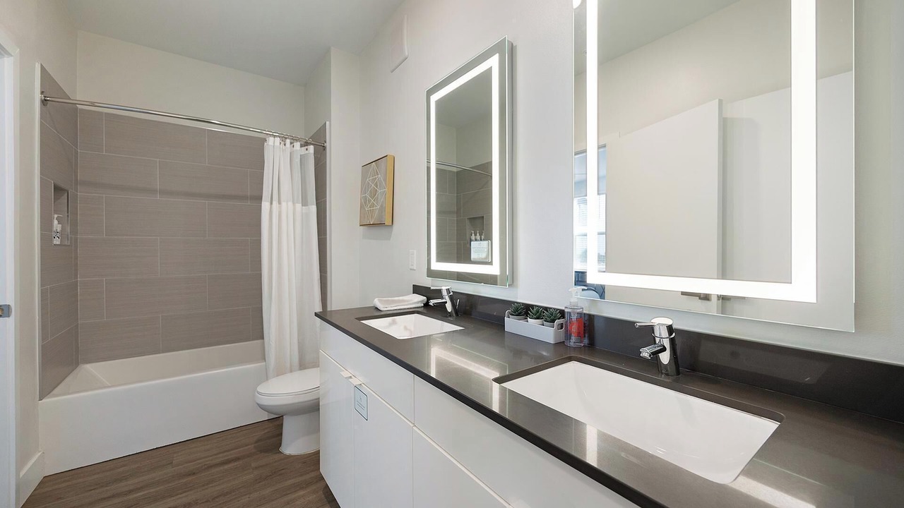 Photo of Bathroom in Port Tampa City