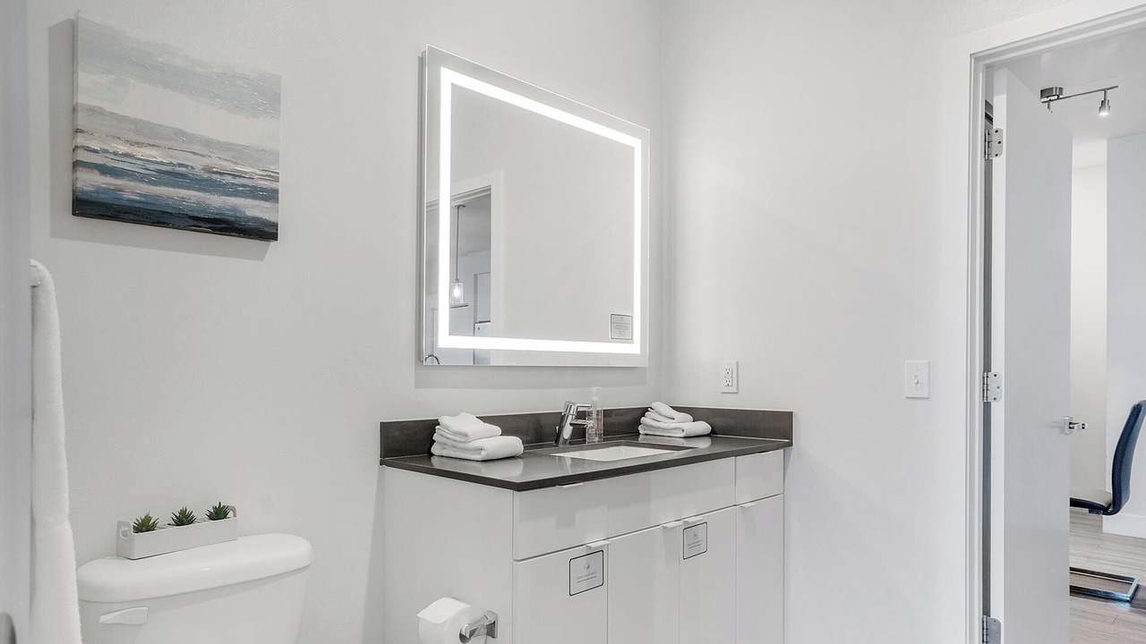 Photo of Bathroom in Port Tampa City