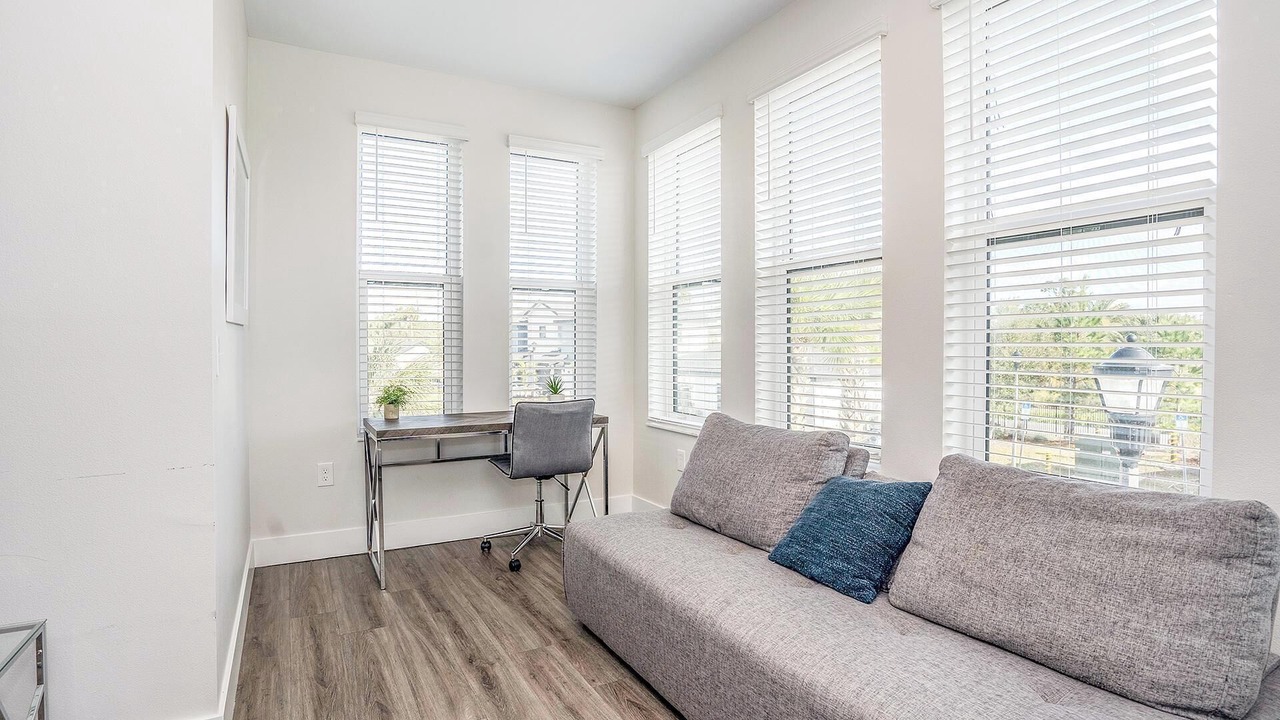 Photo of Livingroom in Port Tampa City