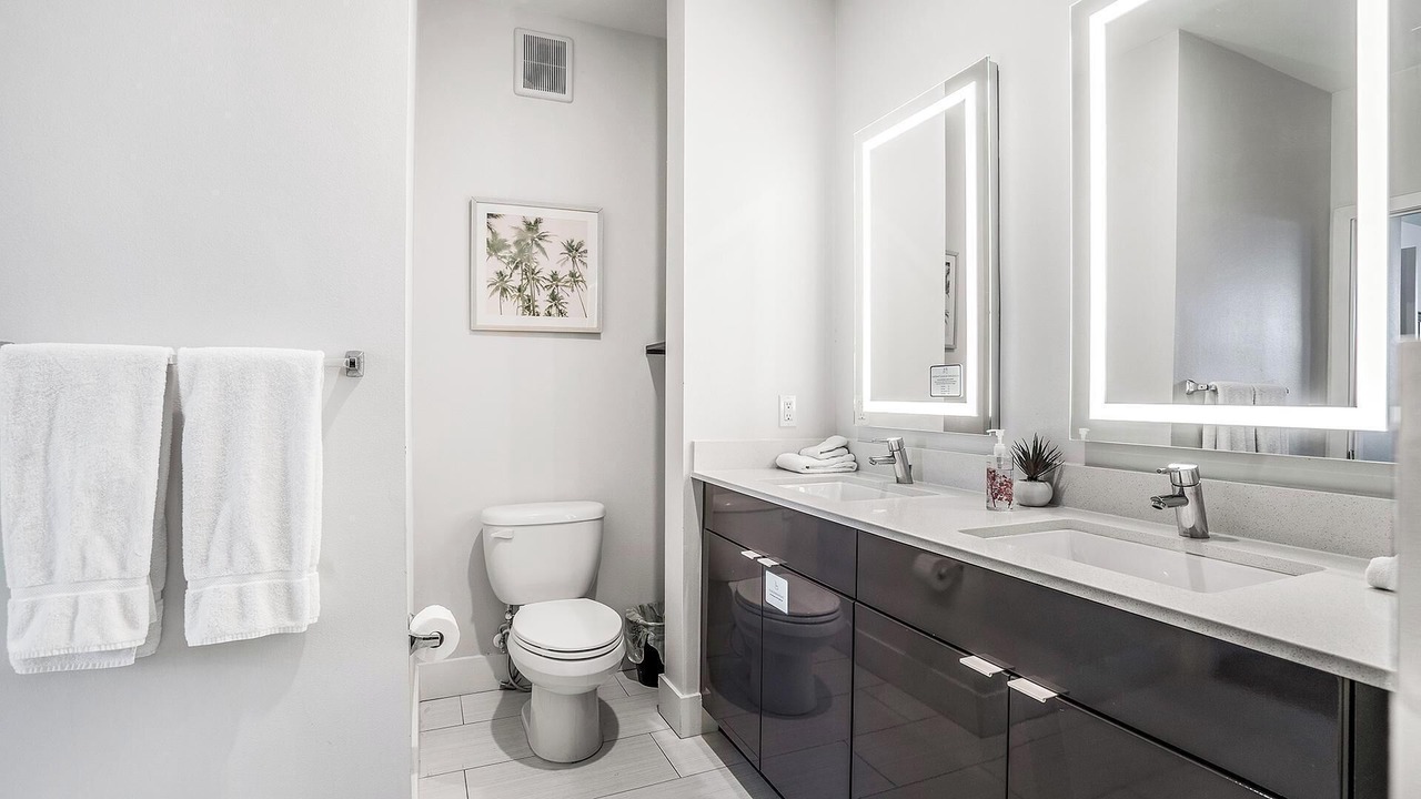 Photo of Bathroom in Port Tampa City