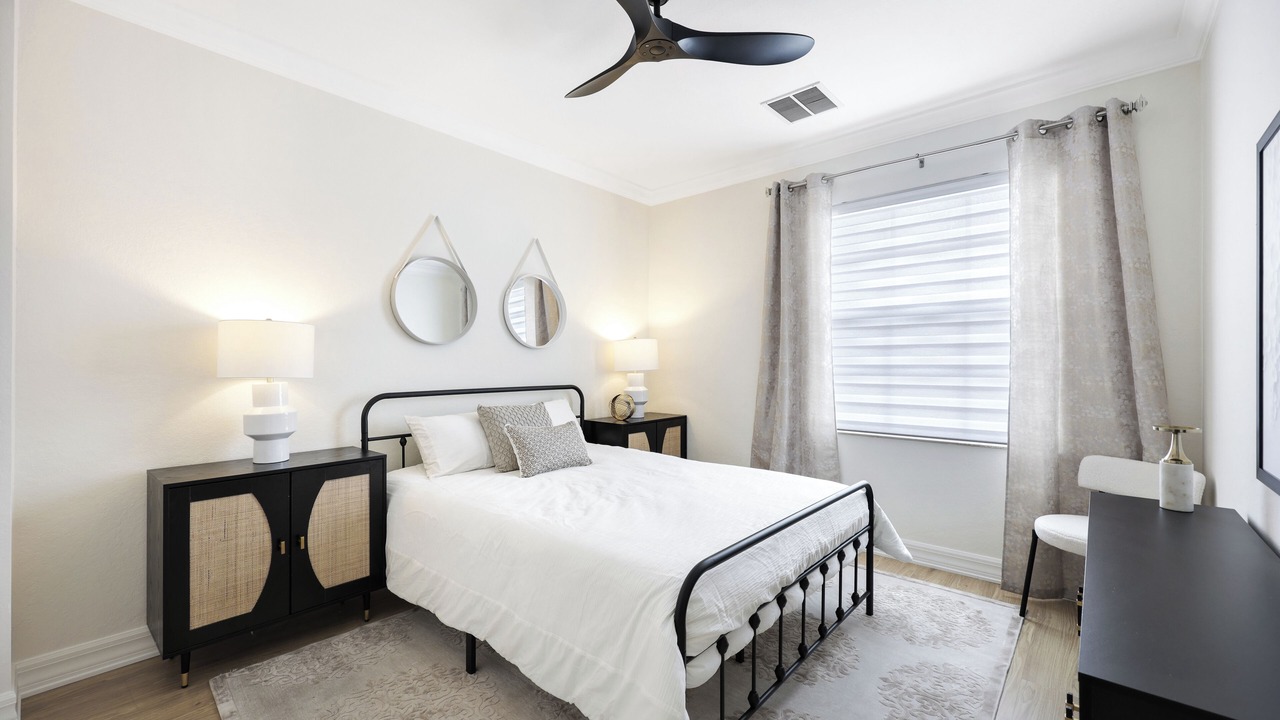 Photo of Bedroom in Botanica Lakes