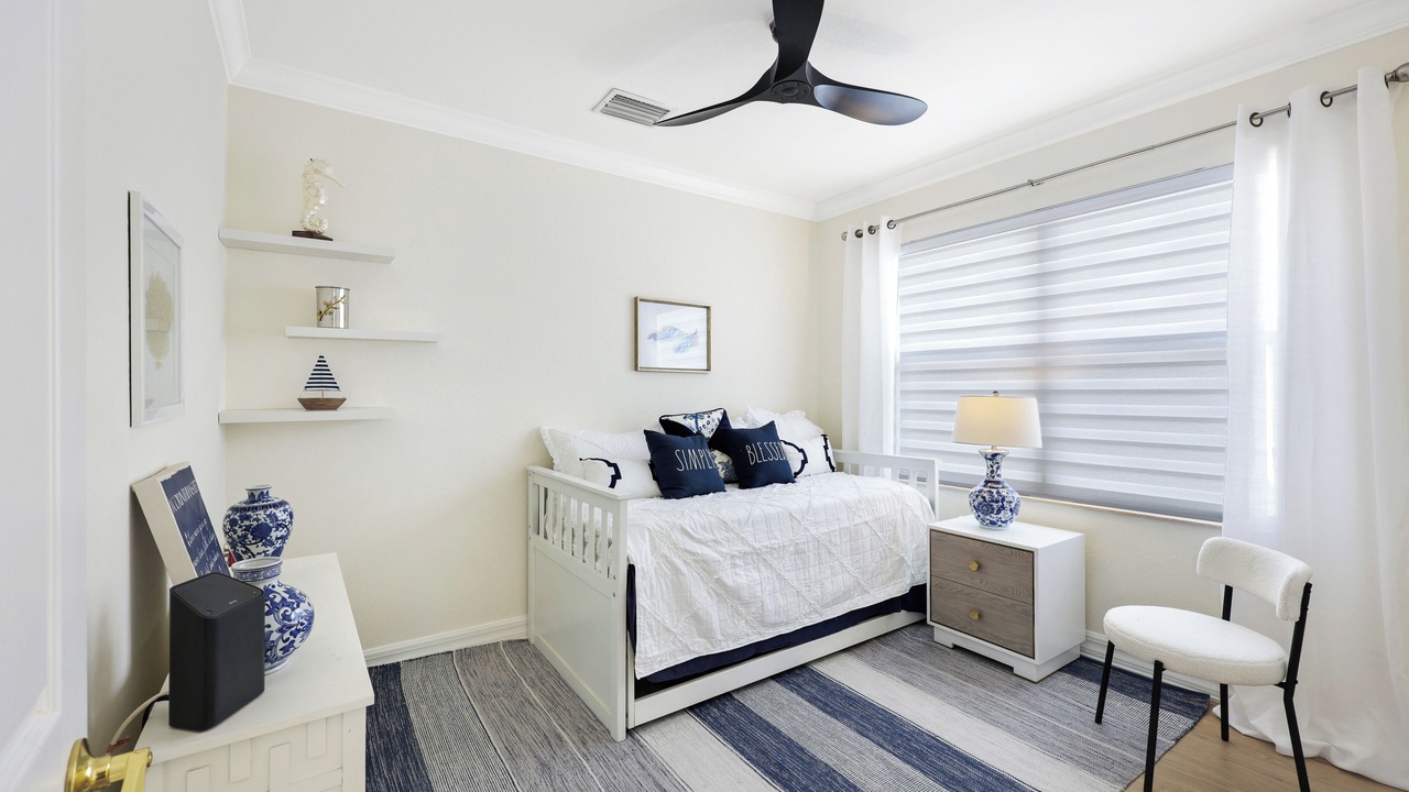 Photo of Bedroom in Botanica Lakes