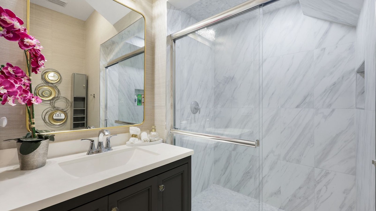 Photo of Bathroom in Botanica Lakes
