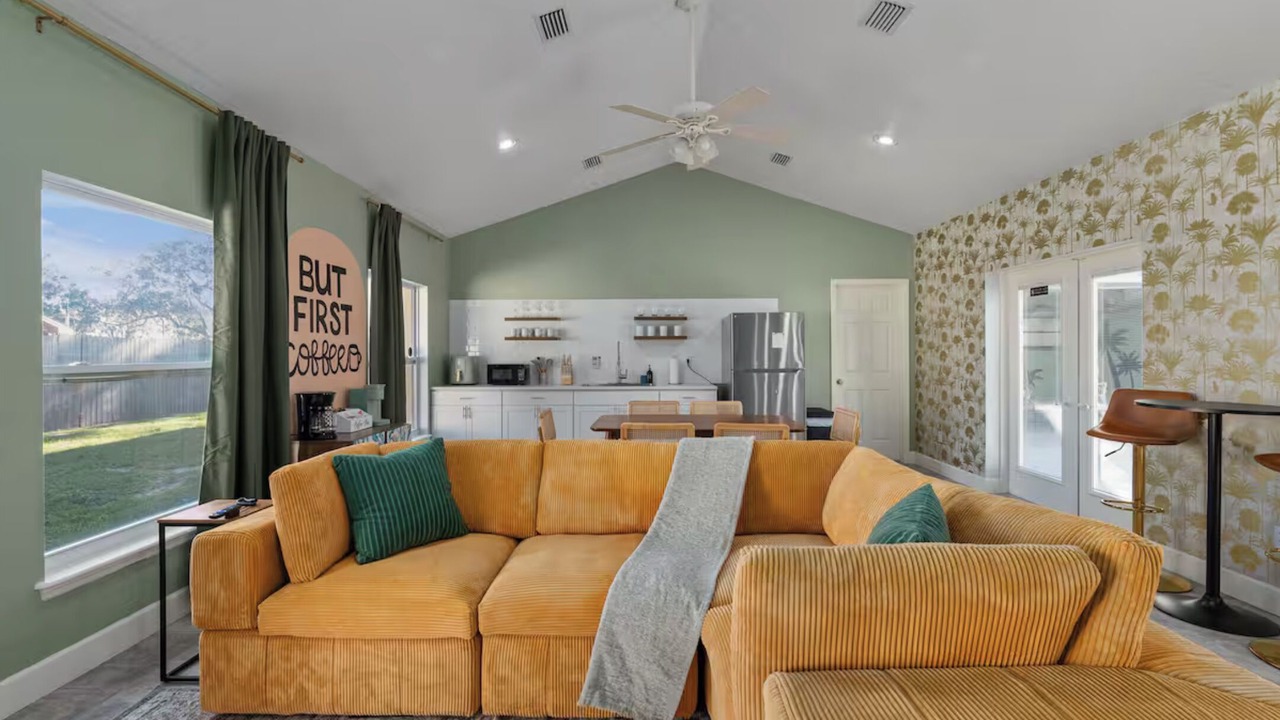 Photo of Livingroom in Auburndale