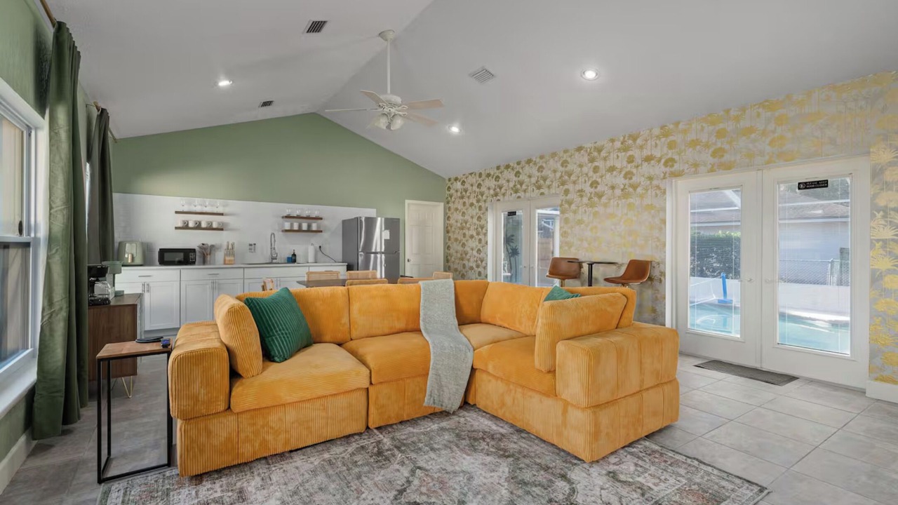 Photo of Livingroom in Auburndale