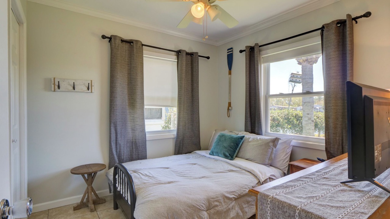 Photo of Bedroom in Tavares