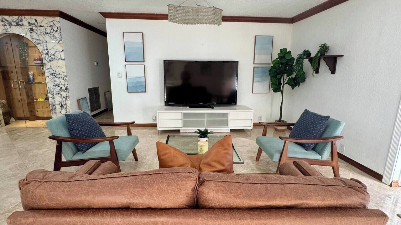 Photo of Livingroom in Coconut Creek