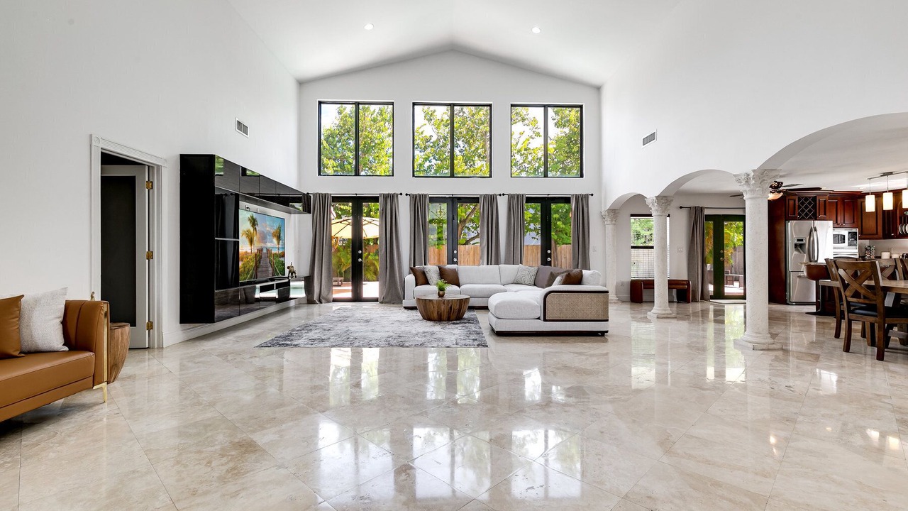 Photo of Livingroom in Olympia Heights