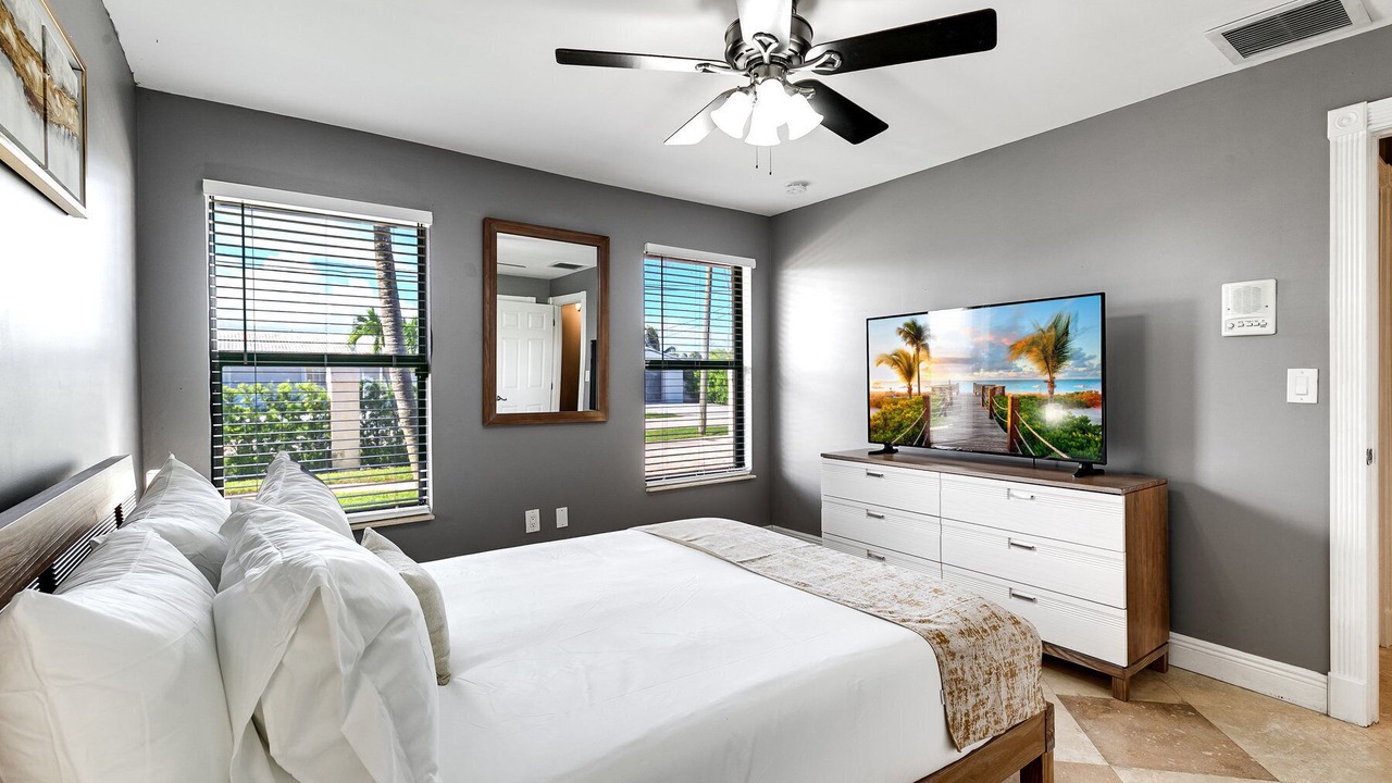 Photo of Bedroom in Olympia Heights