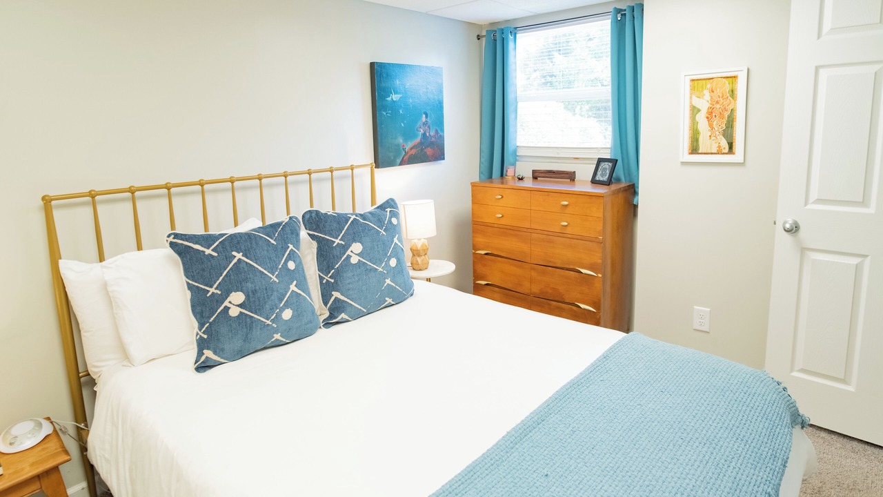 Photo of Bedroom in Homewood