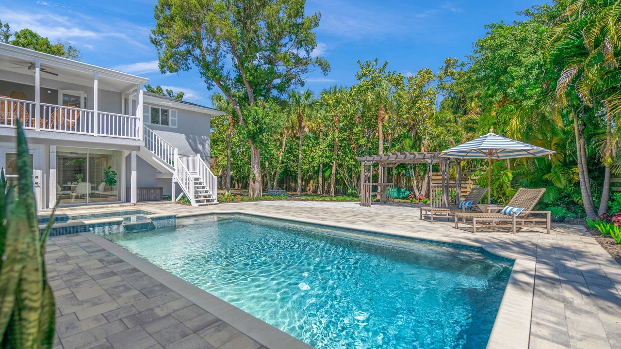 Photo of Patio Balcony in Bay Isle
