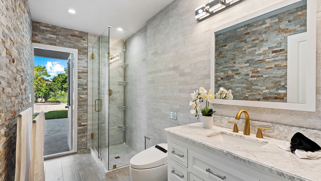 Photo of Bathroom in Parkland