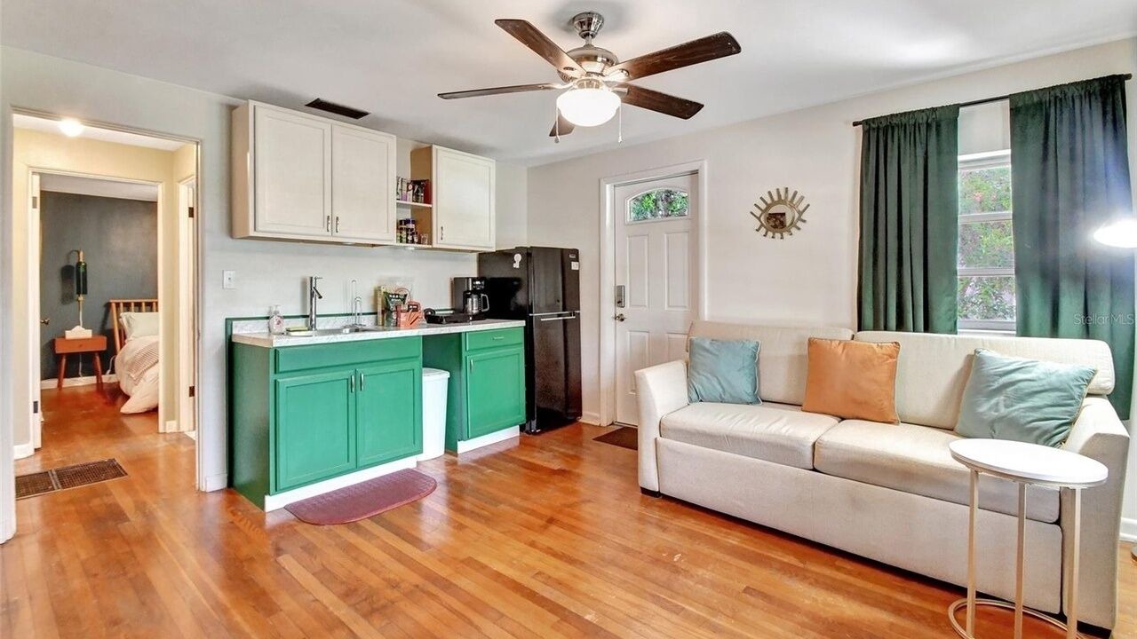 Photo of Livingroom in DeLand