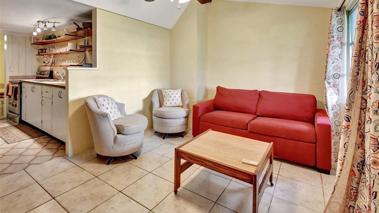 Photo of Livingroom in DeLand