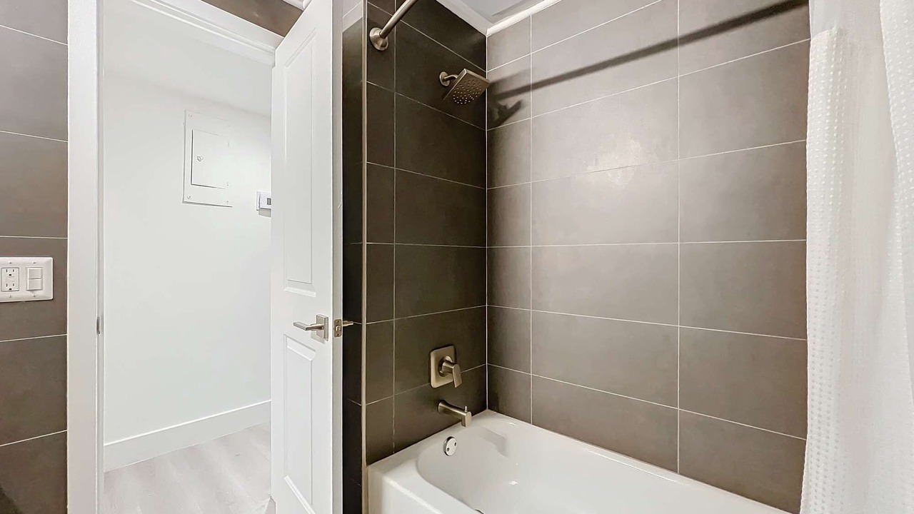 Photo of Bathroom in Harbordale
