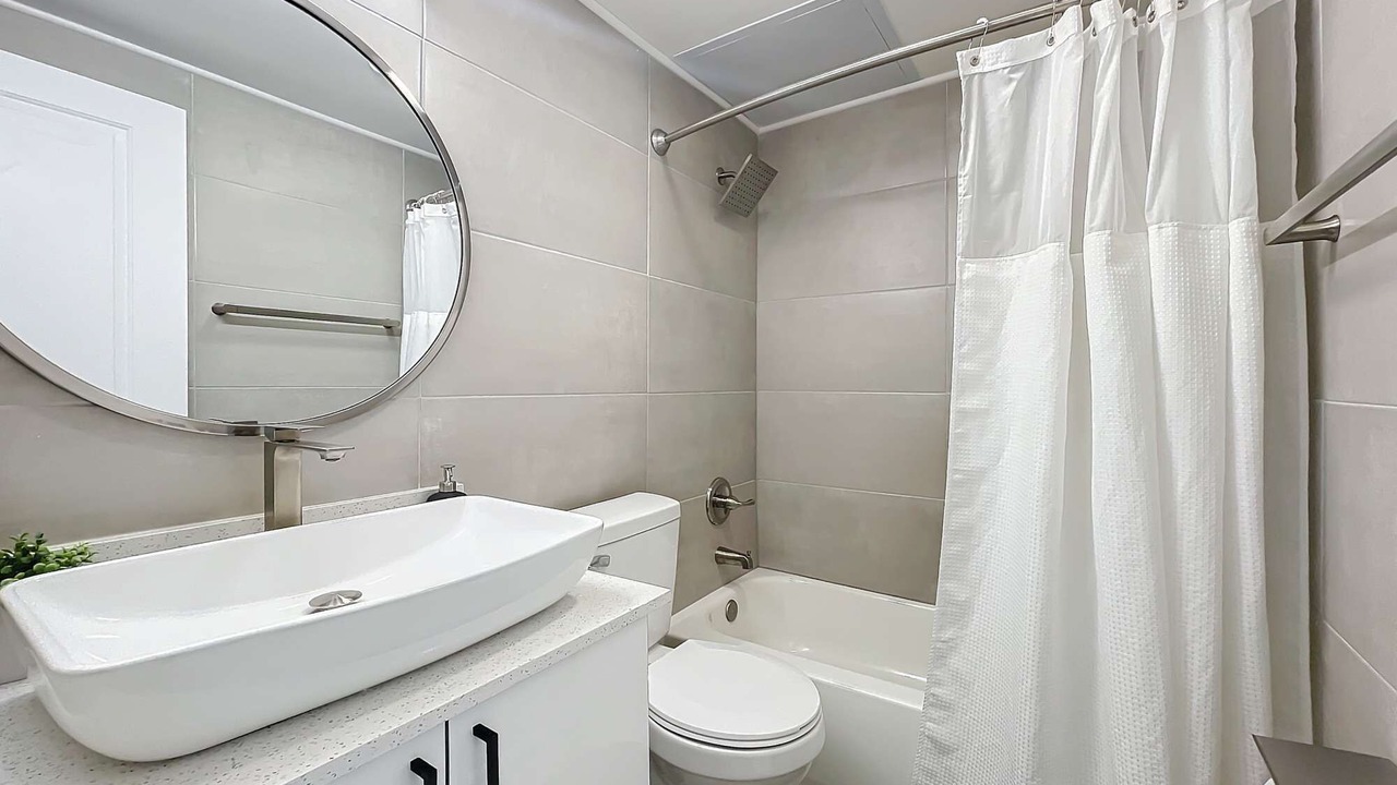 Photo of Bathroom in Harbordale
