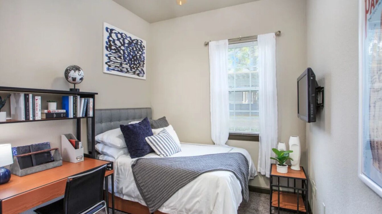 Photo of Bedroom in University