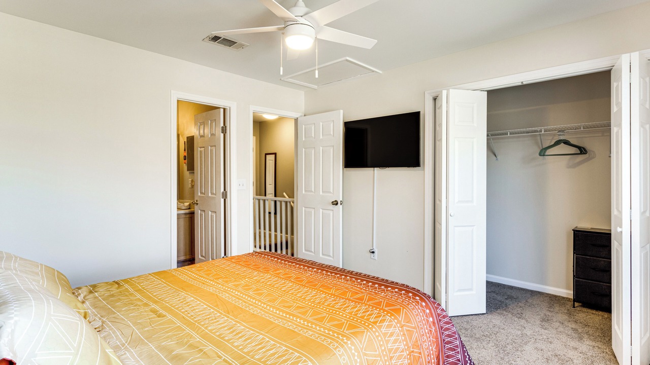 Photo of Bedroom in Lake Bradford -Cascade Lake