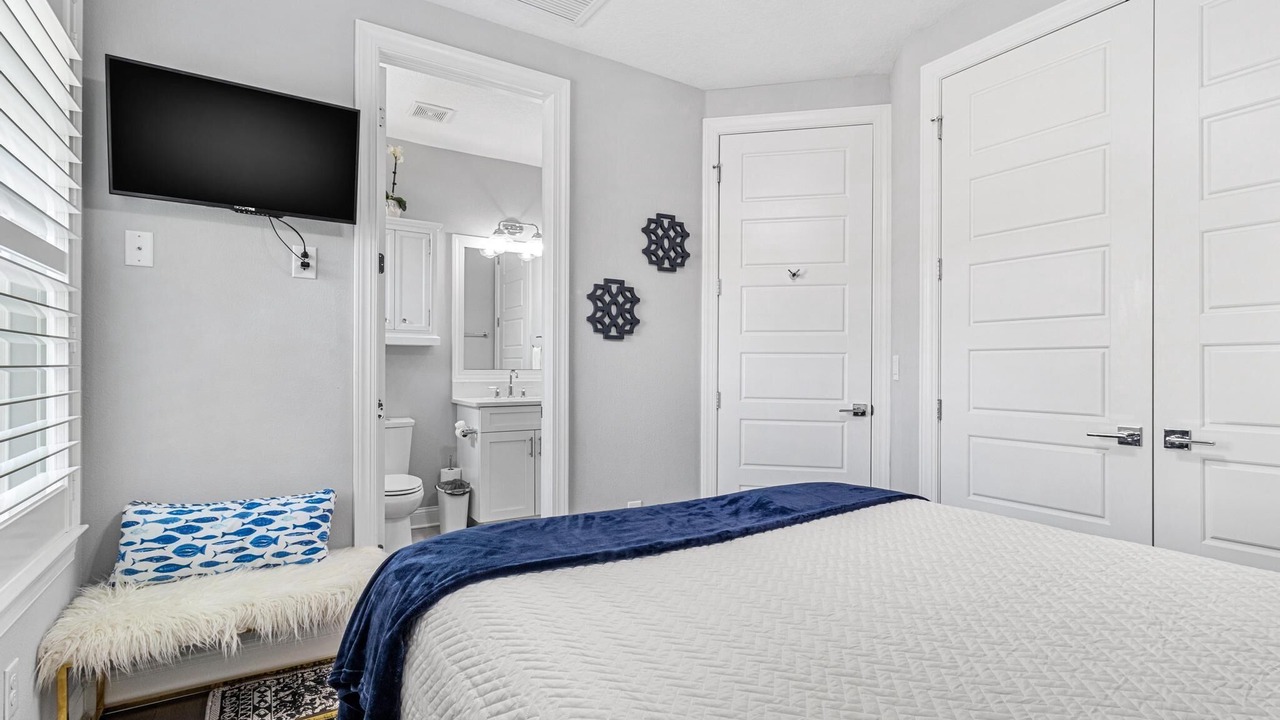 Photo of Bedroom in Bayshore Gardens