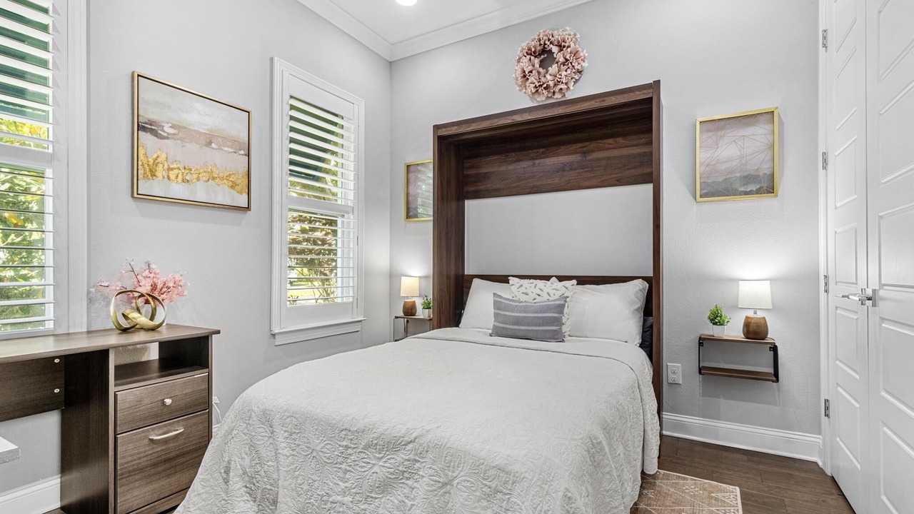 Photo of Bedroom in Bayshore Gardens