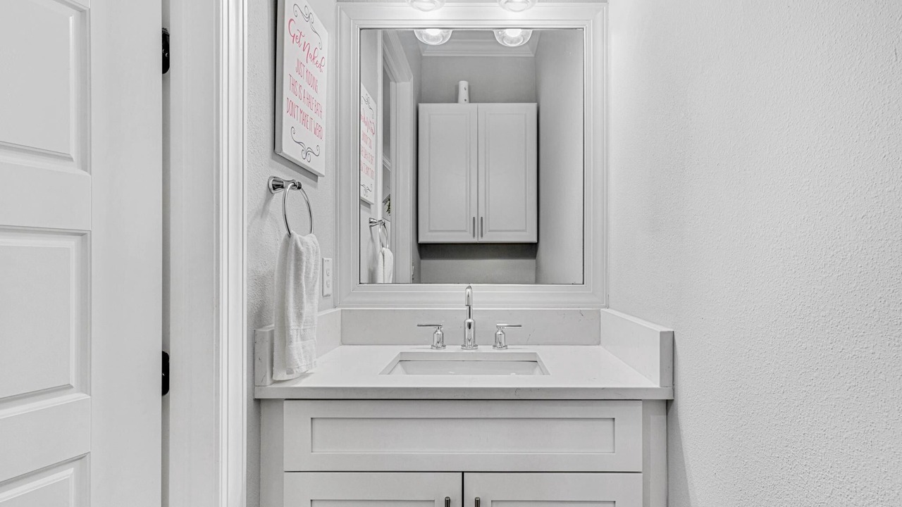 Photo of Bathroom in Bayshore Gardens