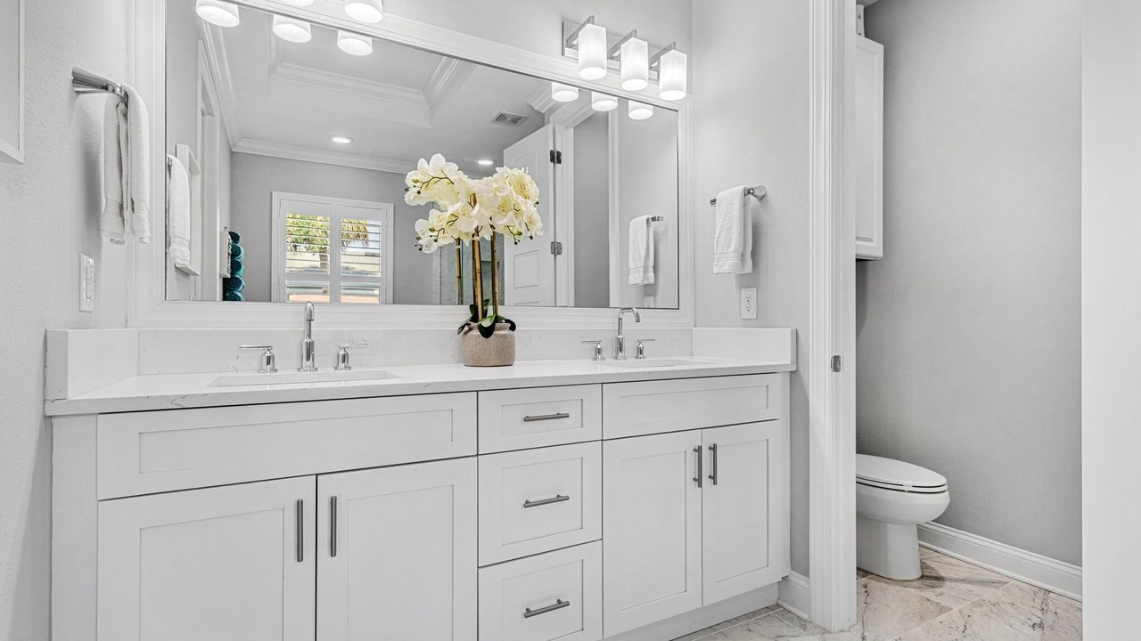 Photo of Bathroom in Bayshore Gardens