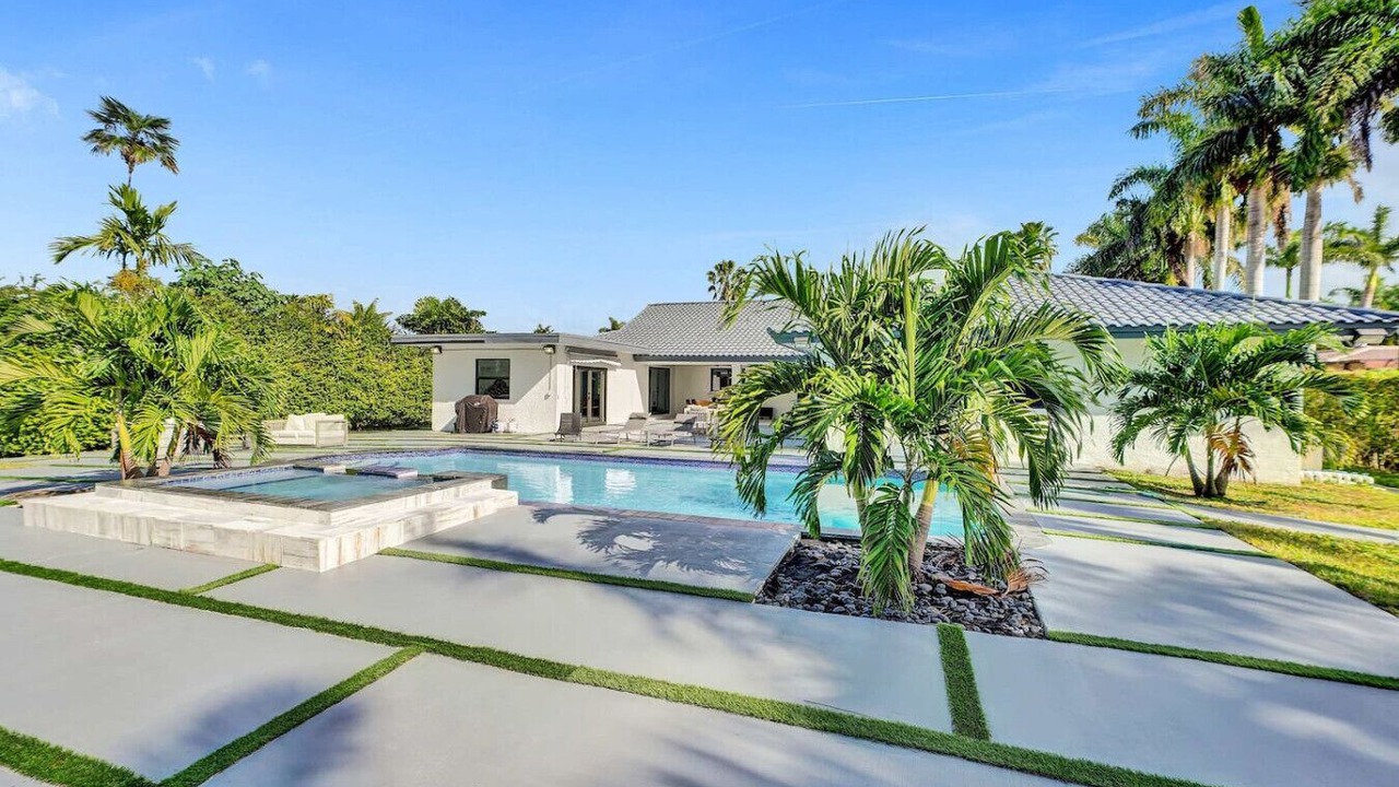 Photo of Outdoor in Kendale Lakes