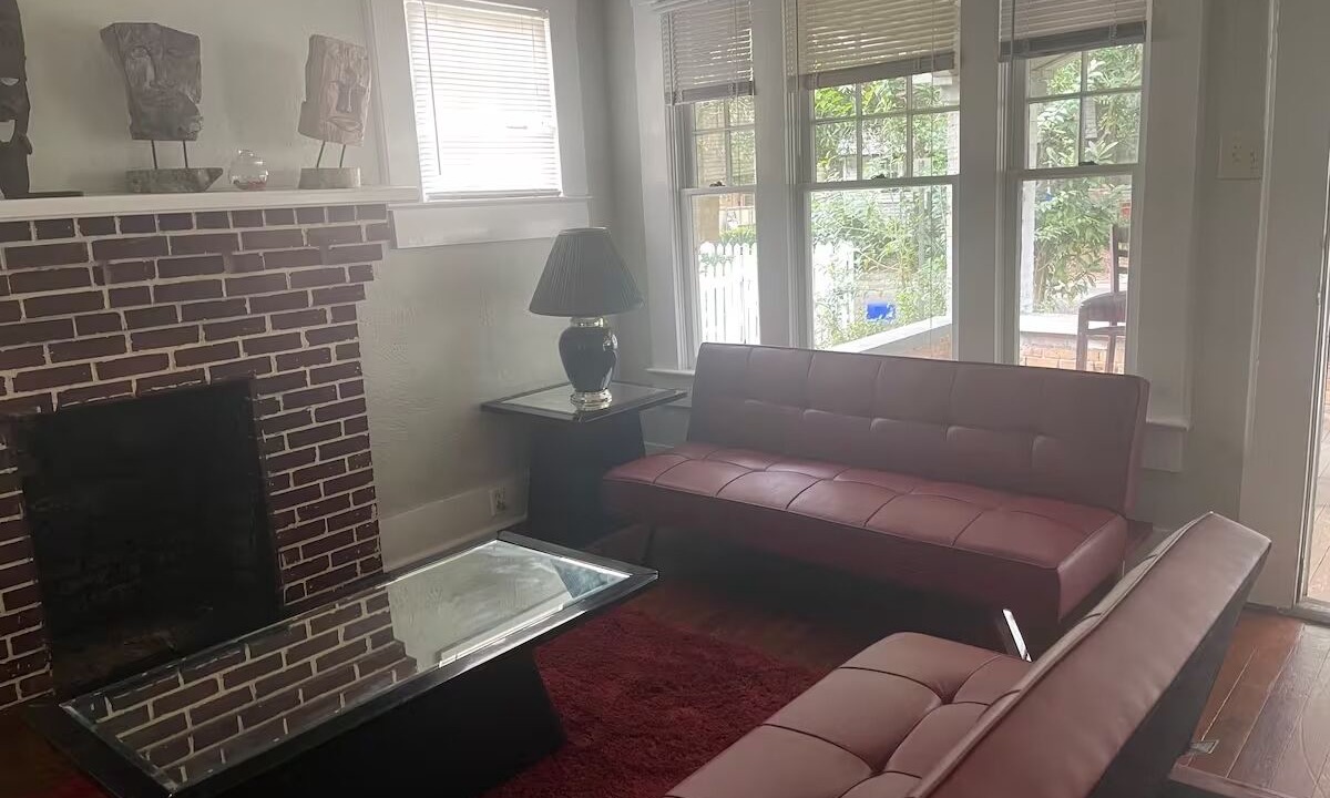 Photo of Livingroom in University Heights