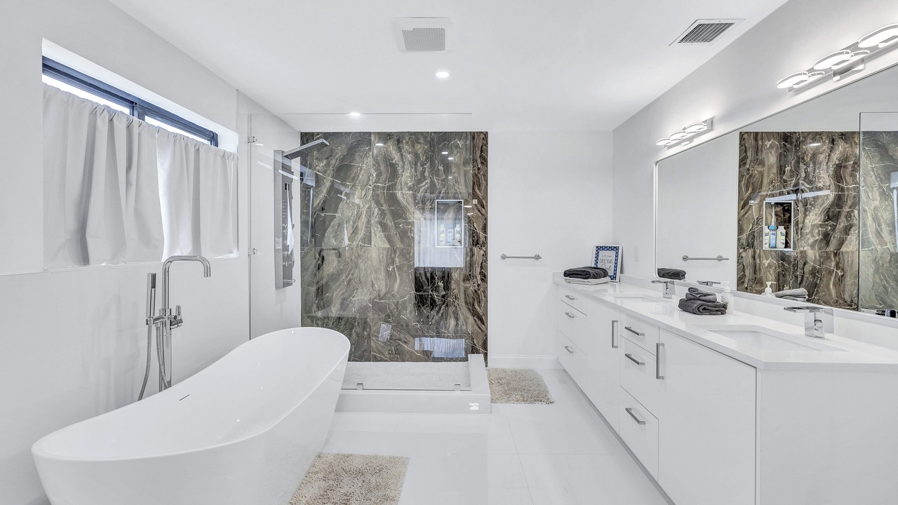 Photo of Bathroom in North Central Hollywood