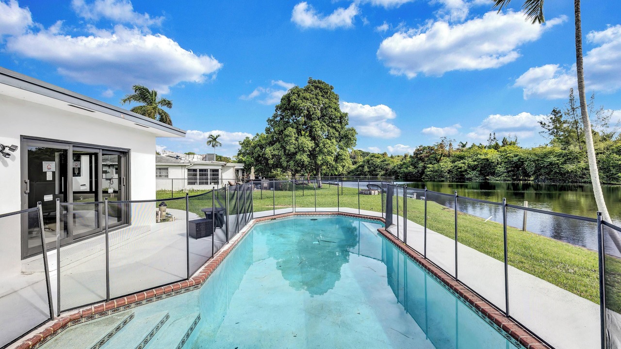 Photo of Outdoor in North Central Hollywood