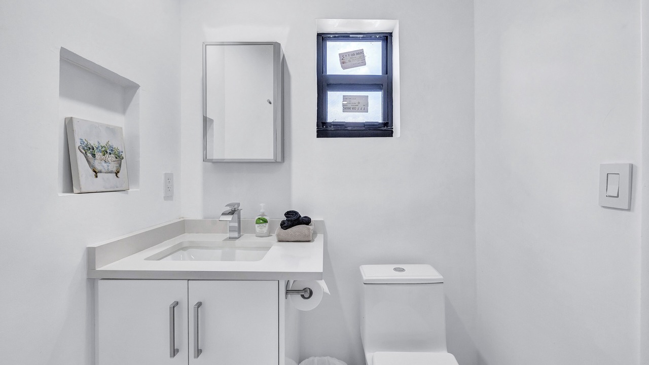 Photo of Bathroom in North Central Hollywood