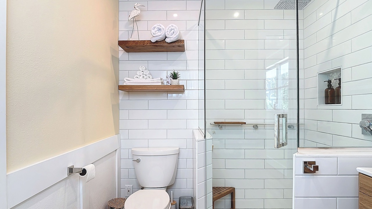 Photo of Bathroom in Mid Island