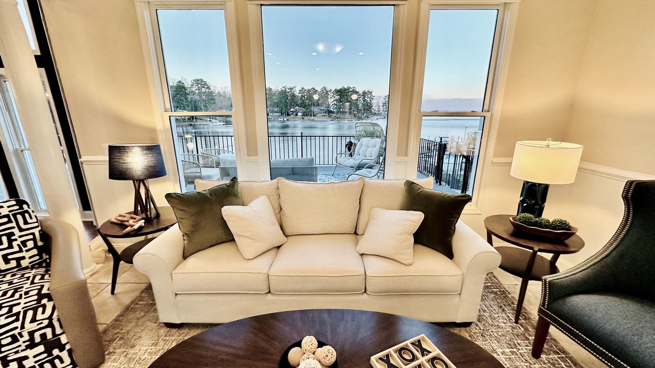 Photo of Livingroom in Lexington