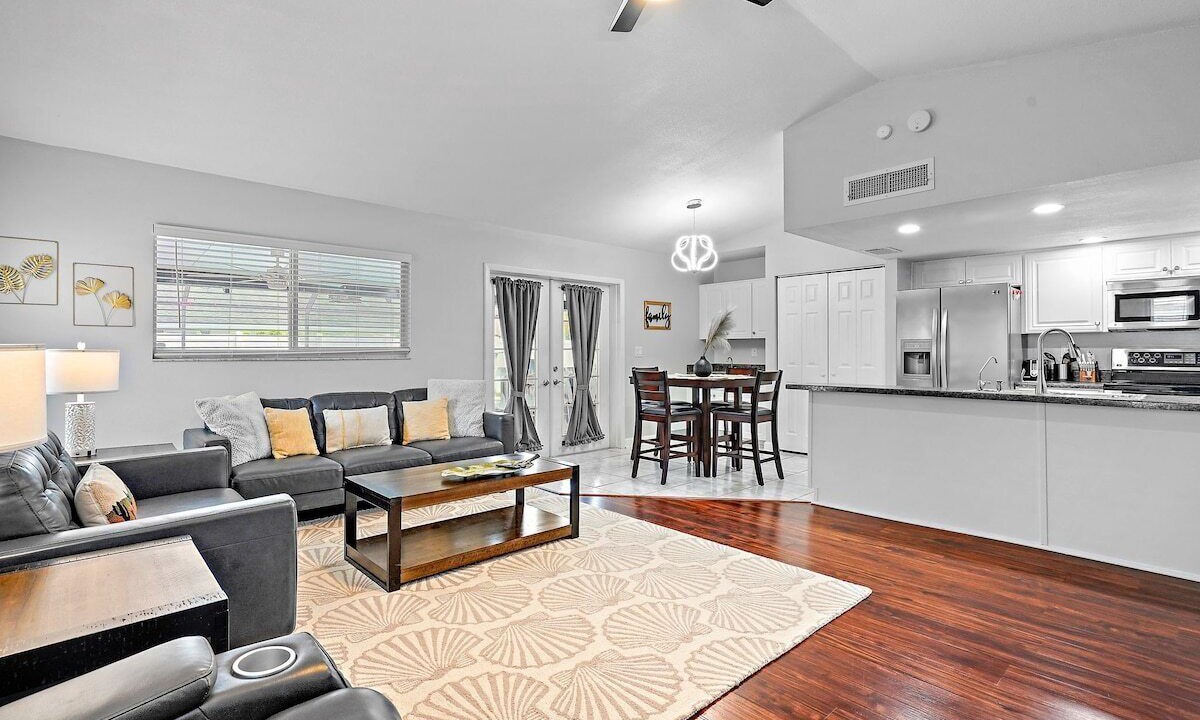 Photo of Livingroom in Pinellas Park