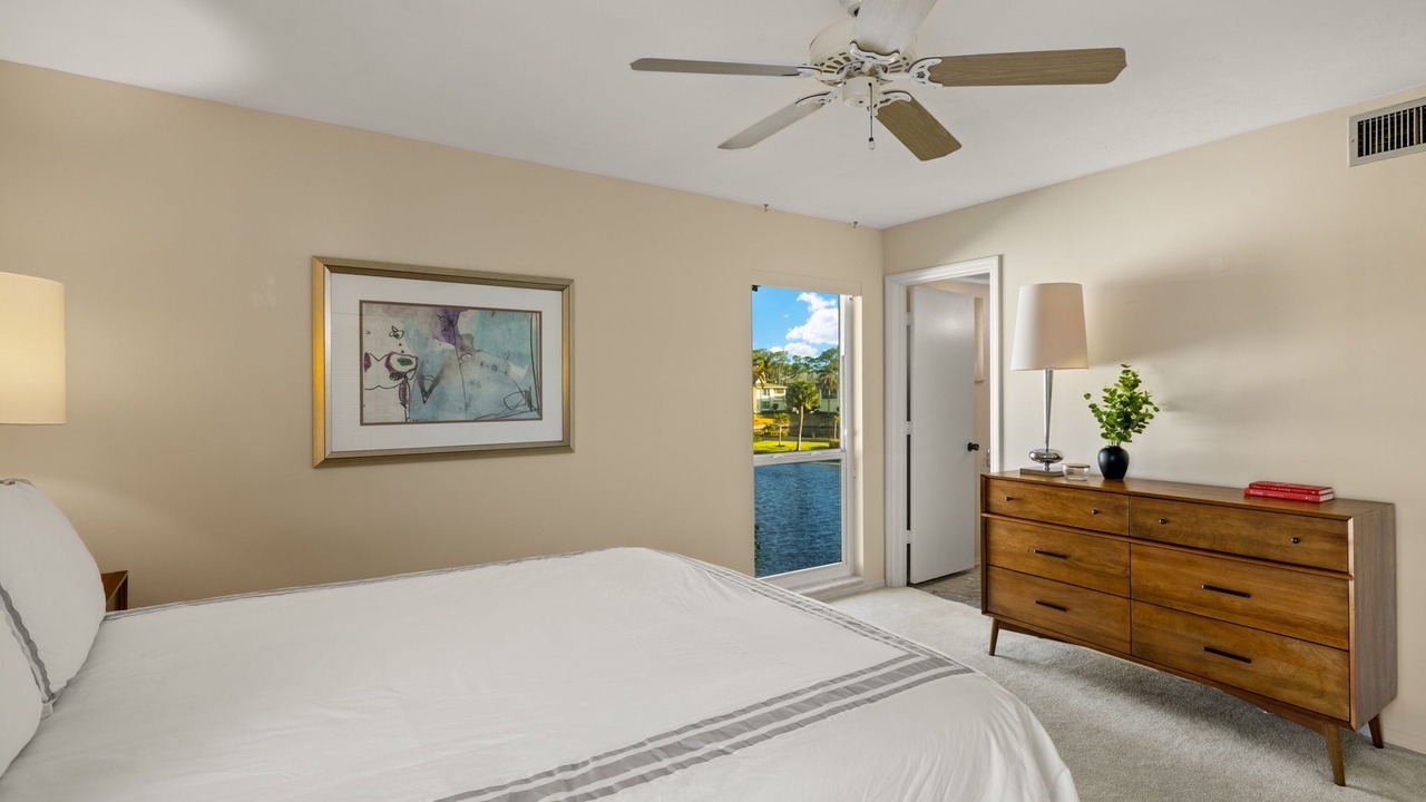 Photo of Bedroom in Royal Harbor