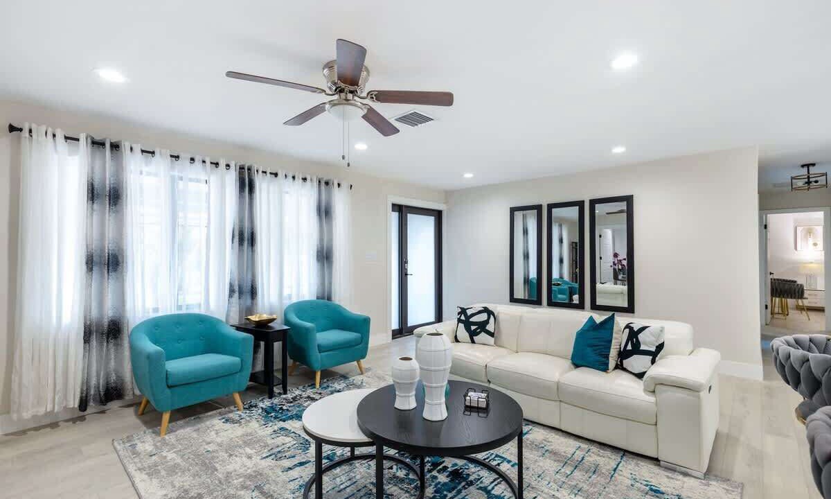Photo of Livingroom in East Naples