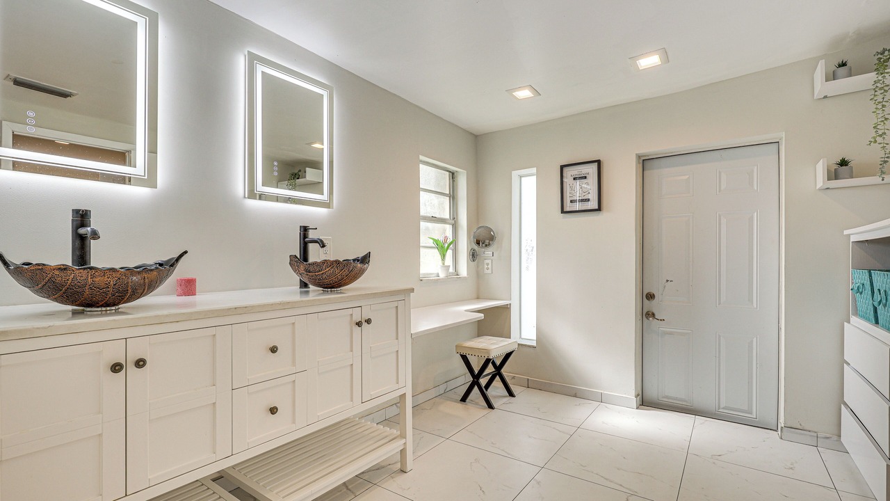 Photo of Bathroom in Miramar