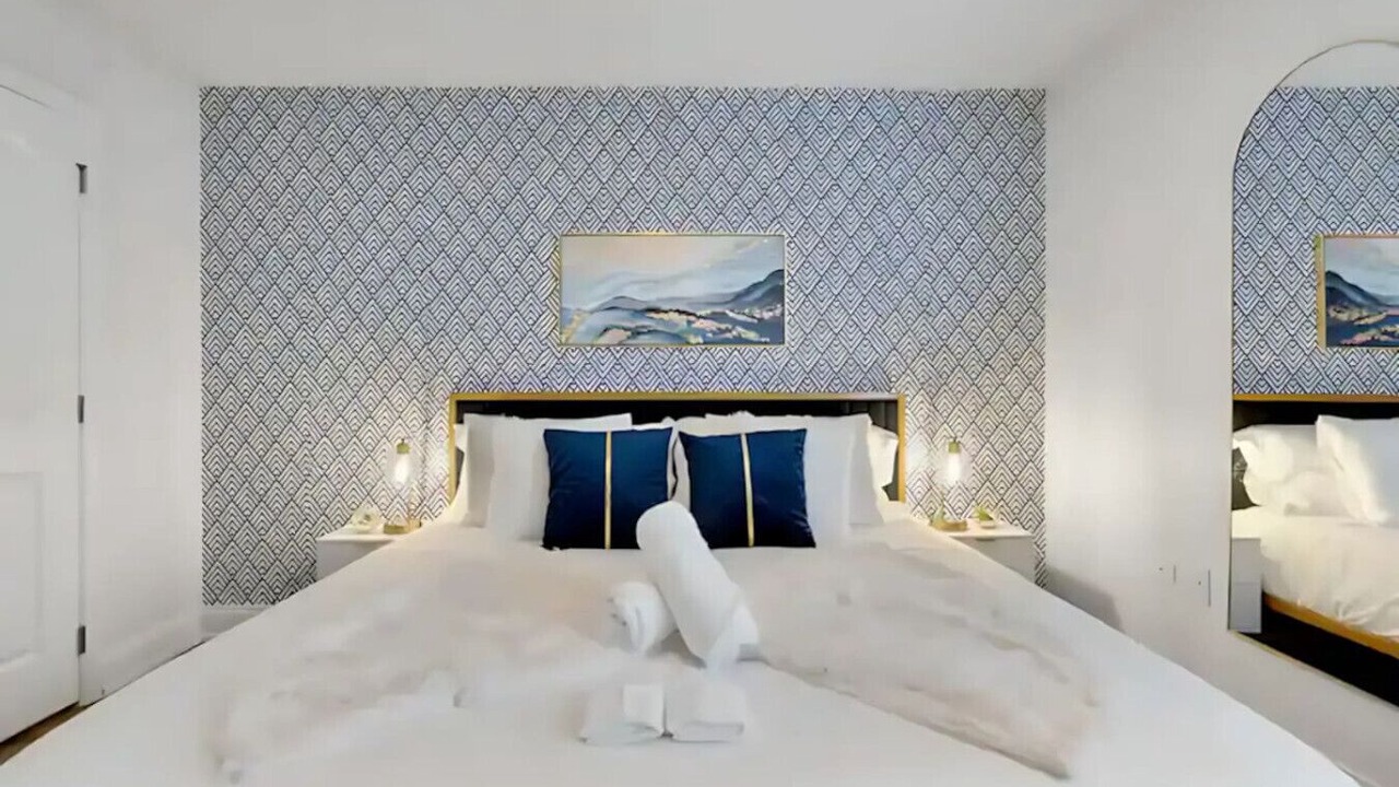 Photo of Bedroom in Bayshore Gardens