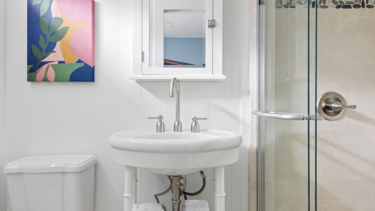 Photo of Bathroom in Crystal Shores