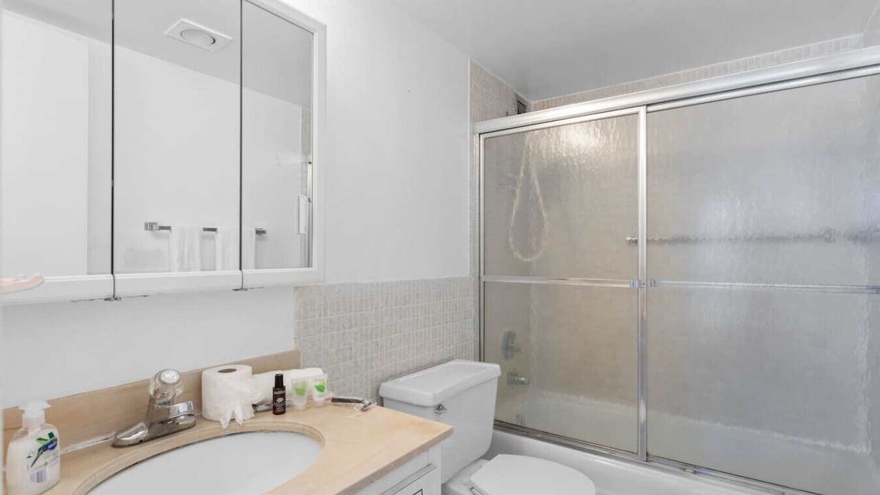 Photo of Bathroom in Bay Harbor Islands
